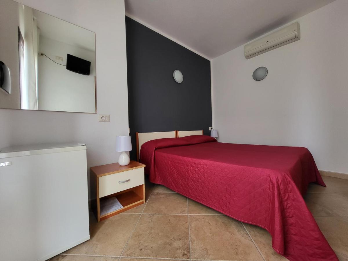 White Sand Affittacamere La Caletta Exterior photo